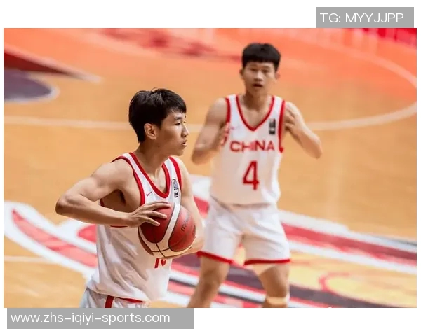 中国男篮迎战加拿大队全力争胜展现实力与团队精神